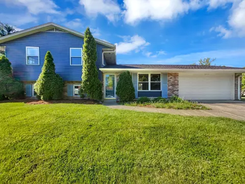 1111 Blackwell Dr, Fairfield, OH 45014
