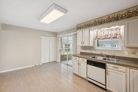 809 Locust Corner Rd, Cincinnati, OH 45245 photo 9