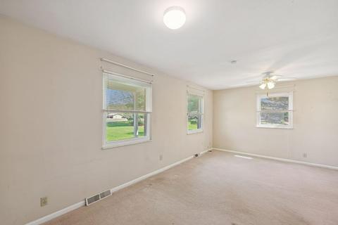 809 Locust Corner Rd, Cincinnati, OH 45245 photo 11