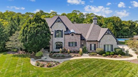 7086 Kendal Ln, West Chester, OH 45069
