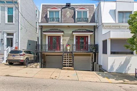 976 Hatch St, Cincinnati, OH 45202