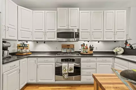 976 Hatch St, Cincinnati, OH 45202 photo 6