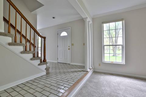 9010 Winthrop Dr, Montgomery, OH 45249 photo 4