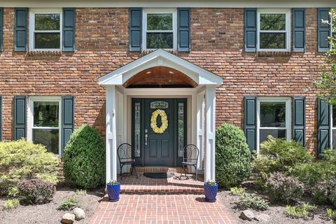 7601 Trailwind Dr, Montgomery, OH 45242 photo 2