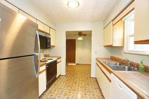 1824 Lockbourne Dr, Cincinnati, OH 45240 photo 11