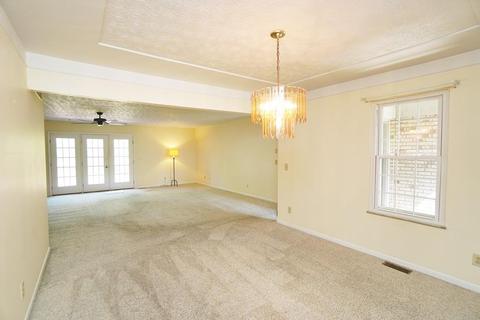 1824 Lockbourne Dr, Cincinnati, OH 45240 photo 9