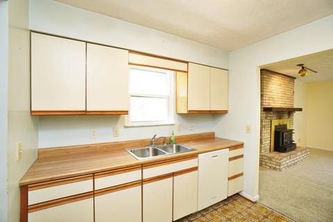 1824 Lockbourne Dr, Cincinnati, OH 45240 photo 13