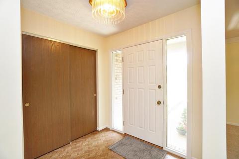 1824 Lockbourne Dr, Cincinnati, OH 45240 photo 4