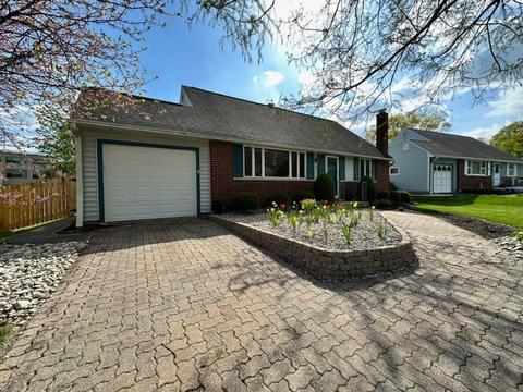 5 Hadley Rd, Cincinnati, OH 45218 photo 2