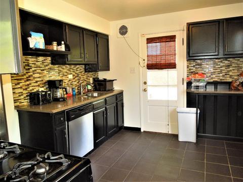 1698 Ashbrook Dr, Cincinnati, OH 45238 photo 8