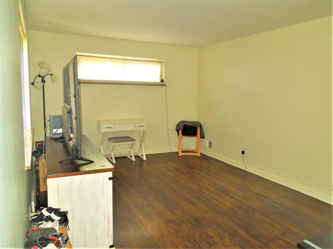 1698 Ashbrook Dr, Cincinnati, OH 45238 photo 5