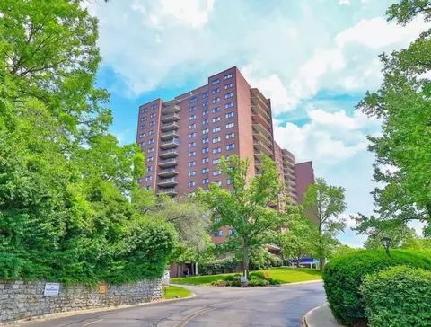 5300 Hamilton #1201, Cincinnati, OH 45224