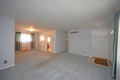 4705 Chalet Dr, Saint Bernard, OH 45217 photo 8