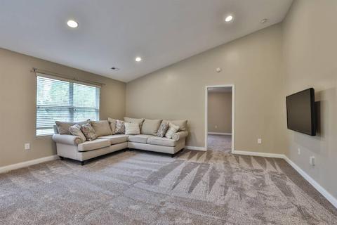 4165 Aubrey Ln, Cincinnati, OH 45245 photo 4