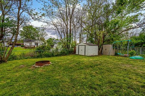 75 Orchard Cir, Blanchester, OH 45107 photo 3