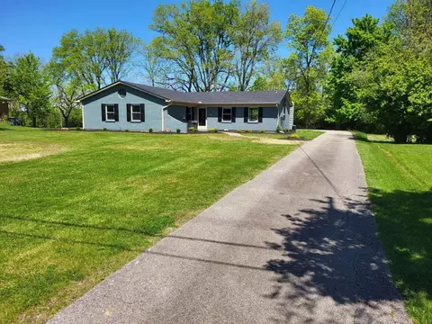7082 Elkwood Dr, West Chester, OH 45069