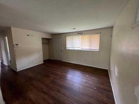 5658 Red Cedar Dr, Cincinnati, OH 45224 photo 3