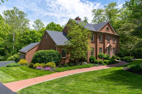 307 Bishopsbridge, Cincinnati, OH 45255