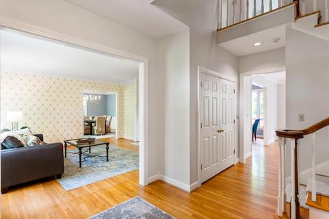 307 Bishopsbridge Dr, Cincinnati, OH 45255 photo 4