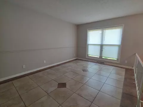 10794 Invicta Cir, Cincinnati, OH 45231 photo 3
