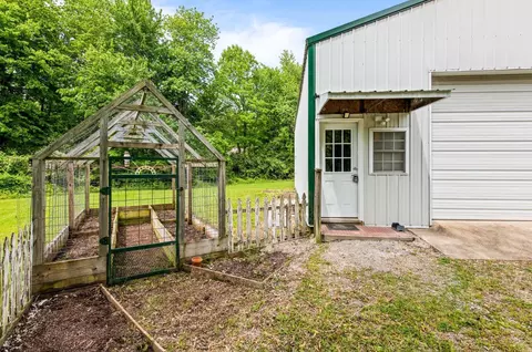 31 Amberly Dr, Georgetown, OH 45121 photo 3
