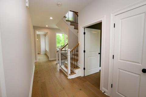 321 Resor Ave, Cincinnati, OH 45220 photo 2