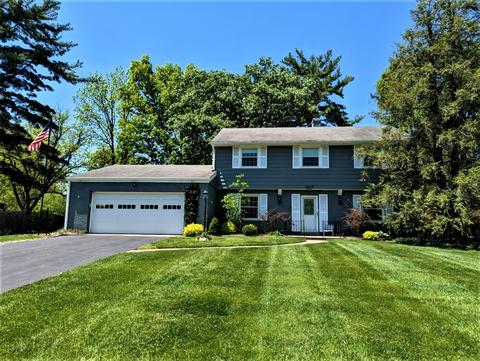 8539 Cavalier Dr, Cincinnati, OH 45231 photo 1