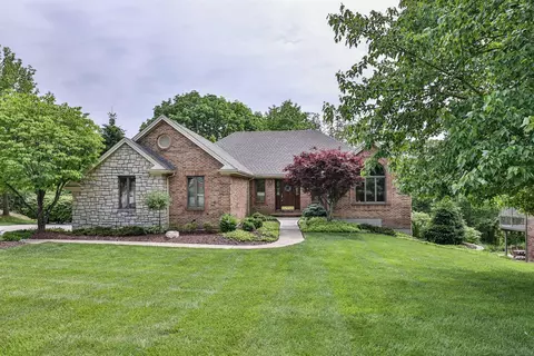5297 Laurelridge Ln, Cincinnati, OH 45247