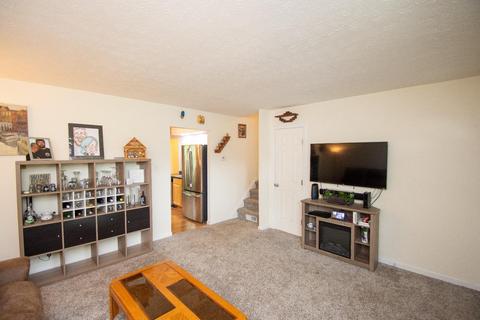 713 Miles Ln, Cincinnati, OH 45245 photo 4