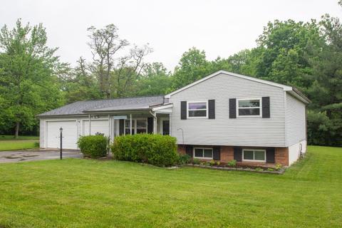 713 Miles Ln, Cincinnati, OH 45245 photo 1