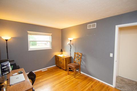 713 Miles Ln, Cincinnati, OH 45245 photo 13