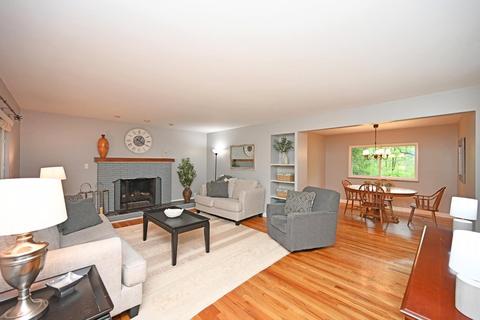85 Junedale Dr, Greenhills, OH 45218 photo 4