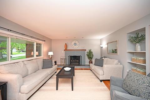 85 Junedale Dr, Greenhills, OH 45218 photo 5
