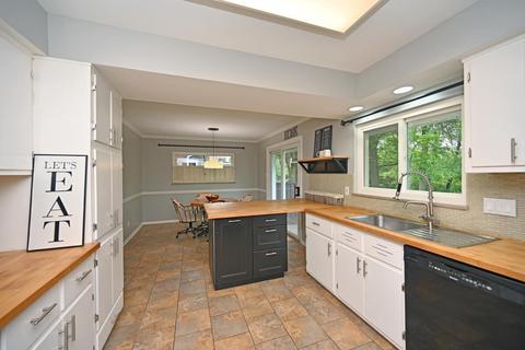 85 Junedale Dr, Greenhills, OH 45218 photo 11