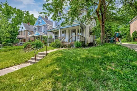 727 Hawthorne, Cincinnati, OH 45205