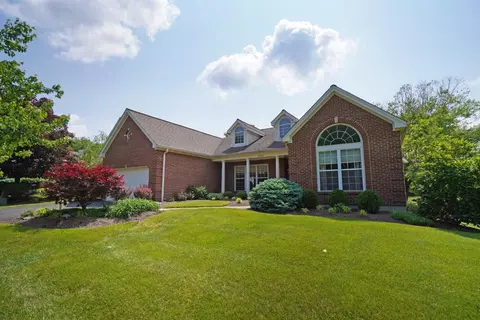 9454 Old Village Dr, Loveland, OH 45140