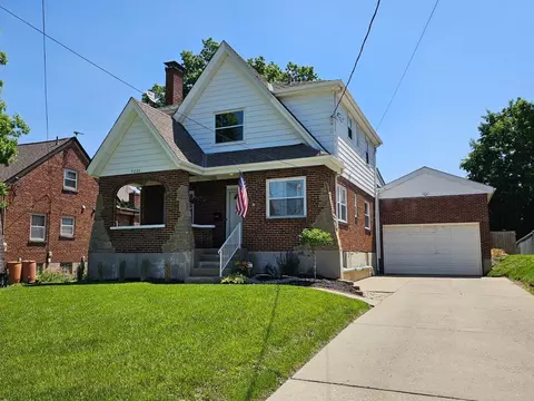 5220 Relluk Dr, Cincinnati, OH 45238