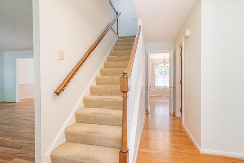 2100 Berrypatch Dr, Cincinnati, OH 45244 photo 5