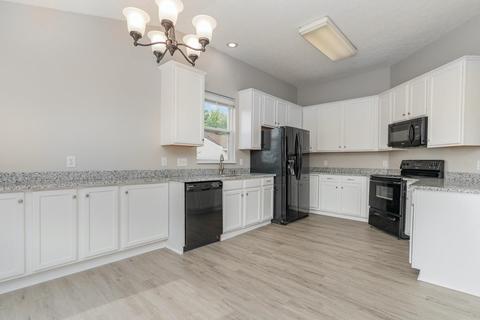 9698 Fallsridge Ct, Cincinnati, OH 45231 photo 8