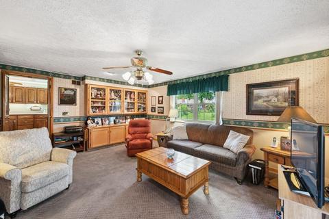 8687 Pringle Dr, Cincinnati, OH 45231 photo 18