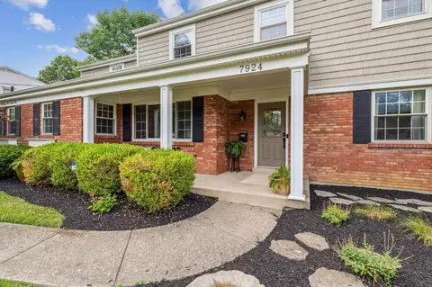 7924 Jolain Dr, Montgomery, OH 45242 photo 2