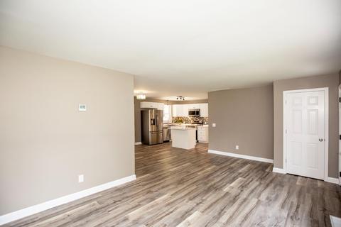 3863 Crescent Dr, Cincinnati, OH 45245 photo 5
