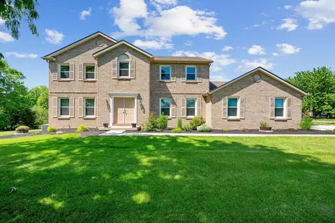 8317 Beckett Station Dr, West Chester, OH 45069