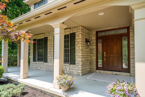 7698 Coldstream Dr, Cincinnati, OH 45255 photo 4