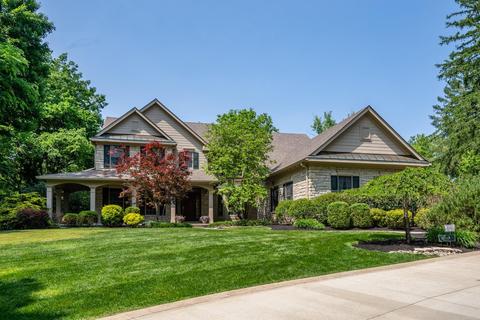7698 Coldstream Dr, Cincinnati, OH 45255