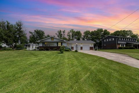 26 Bluegrass Ct, Hamilton, OH 45011