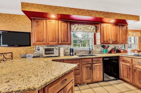 1133 Hearthstone Dr, Cincinnati, OH 45231 photo 9