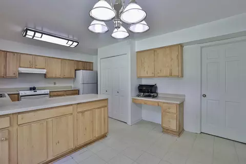 9369 Flemington Dr, Wyoming, OH 45231 photo 17
