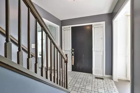 9369 Flemington Dr, Wyoming, OH 45231 photo 3