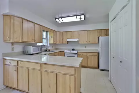 9369 Flemington Dr, Wyoming, OH 45231 photo 14
